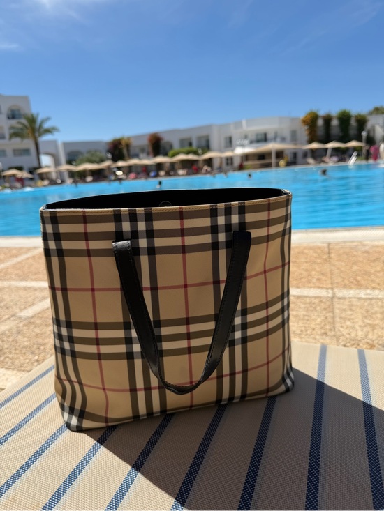 Burberry Handbags - Burberry Black Leather Interior Zip Pouch